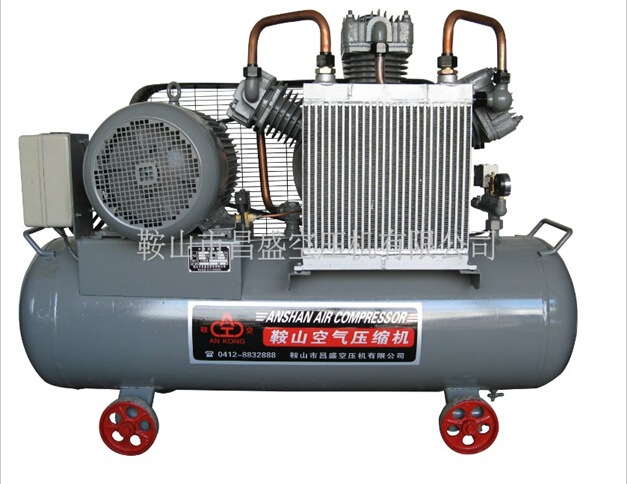 （中高壓無(wú)油空壓機(jī)）結(jié)構(gòu)緊湊、維修方便。